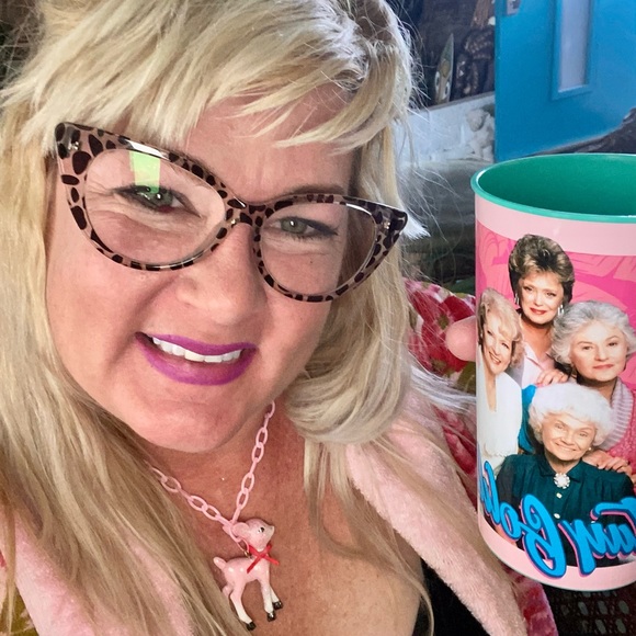 Meet your Posher, Elaine - Picture 8 of 10